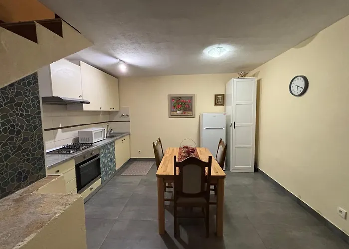 Relax And Explore, Alva Apartment